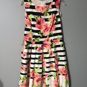 Beautiful Jessica Howard dress